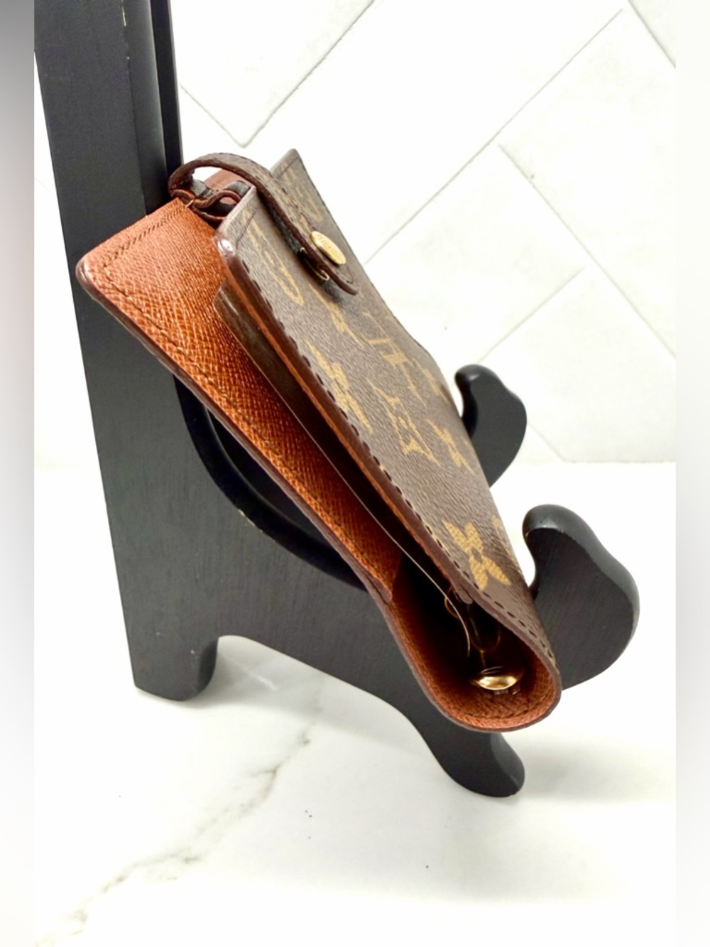 Louis Vuitton Monogram Agenda Passport Organizer - Picture 5 of 8